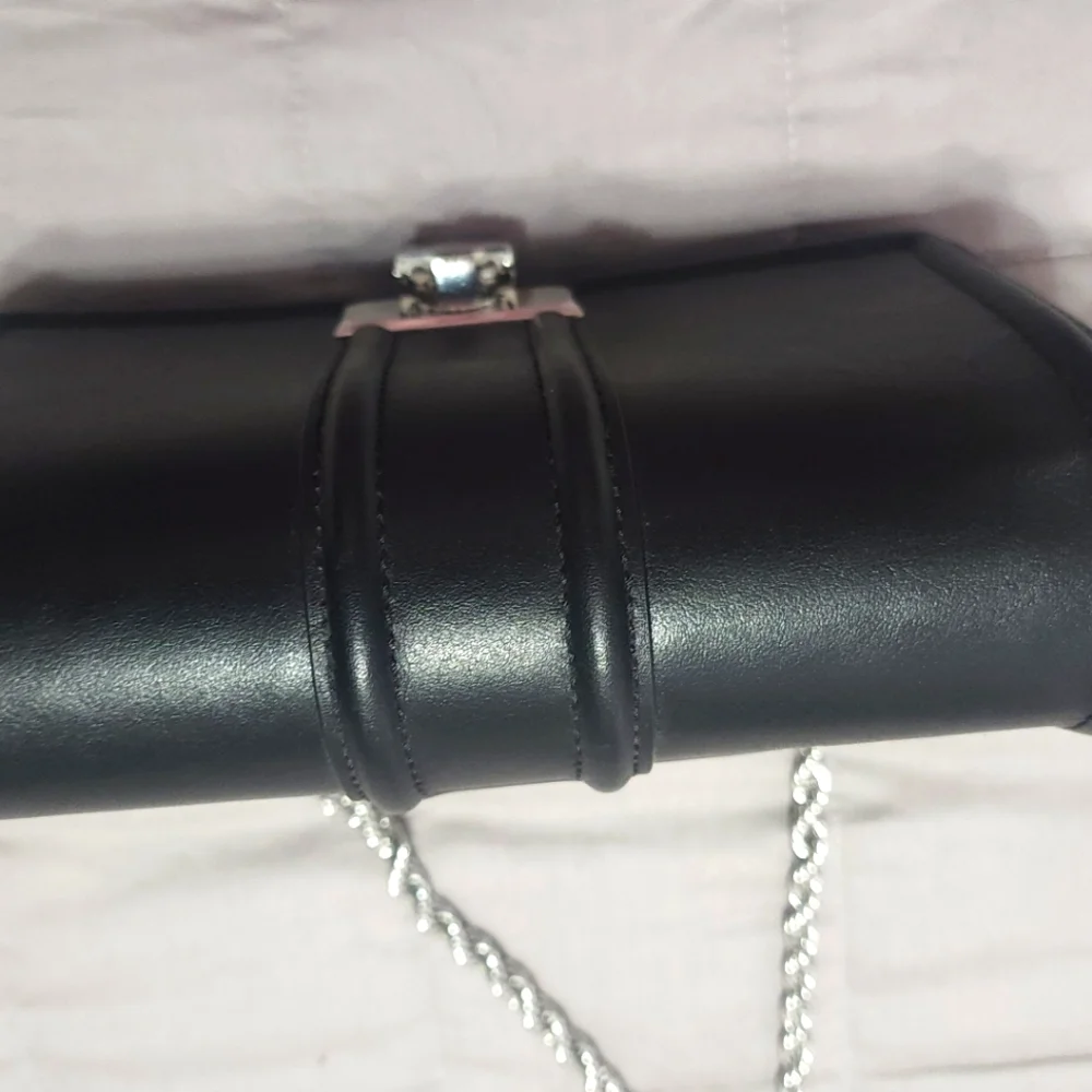Micheal Kors leather chain strap bag - Picture 3 of 5